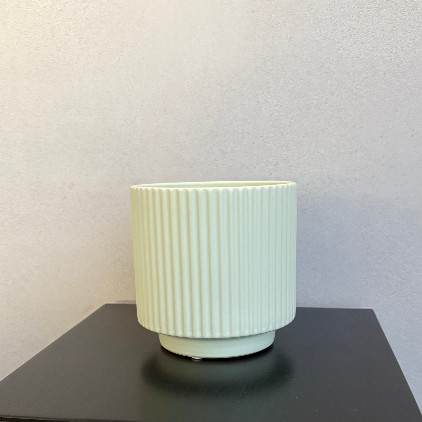 Medium Vases
